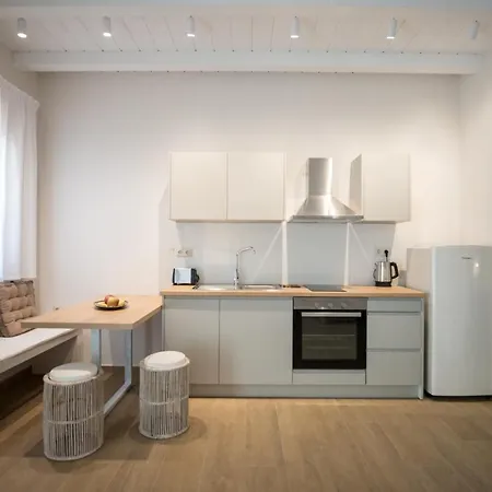 Semesterbostad Averta Rondo *